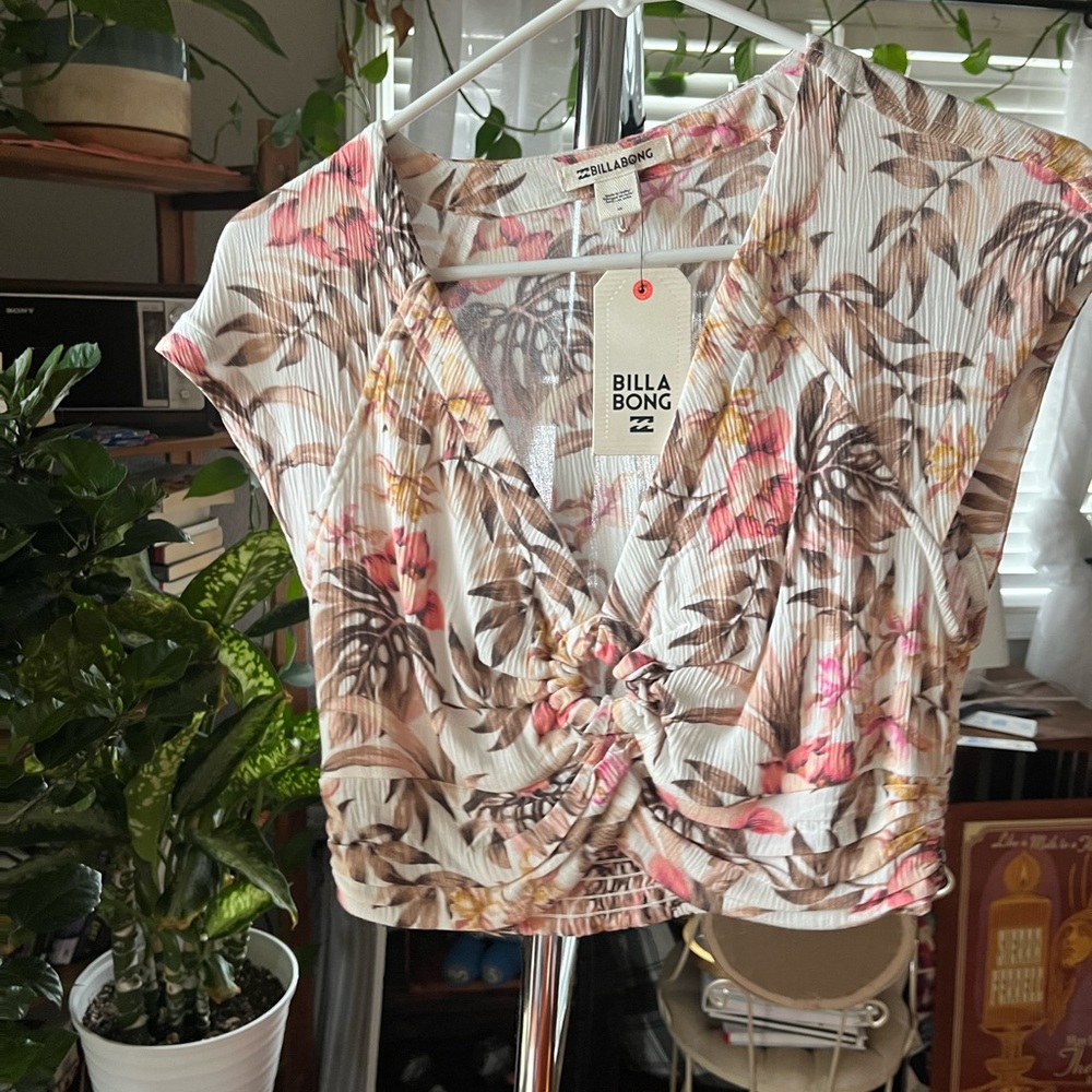 Billabong size 10 ?Kids size.. fits an adult XS/S